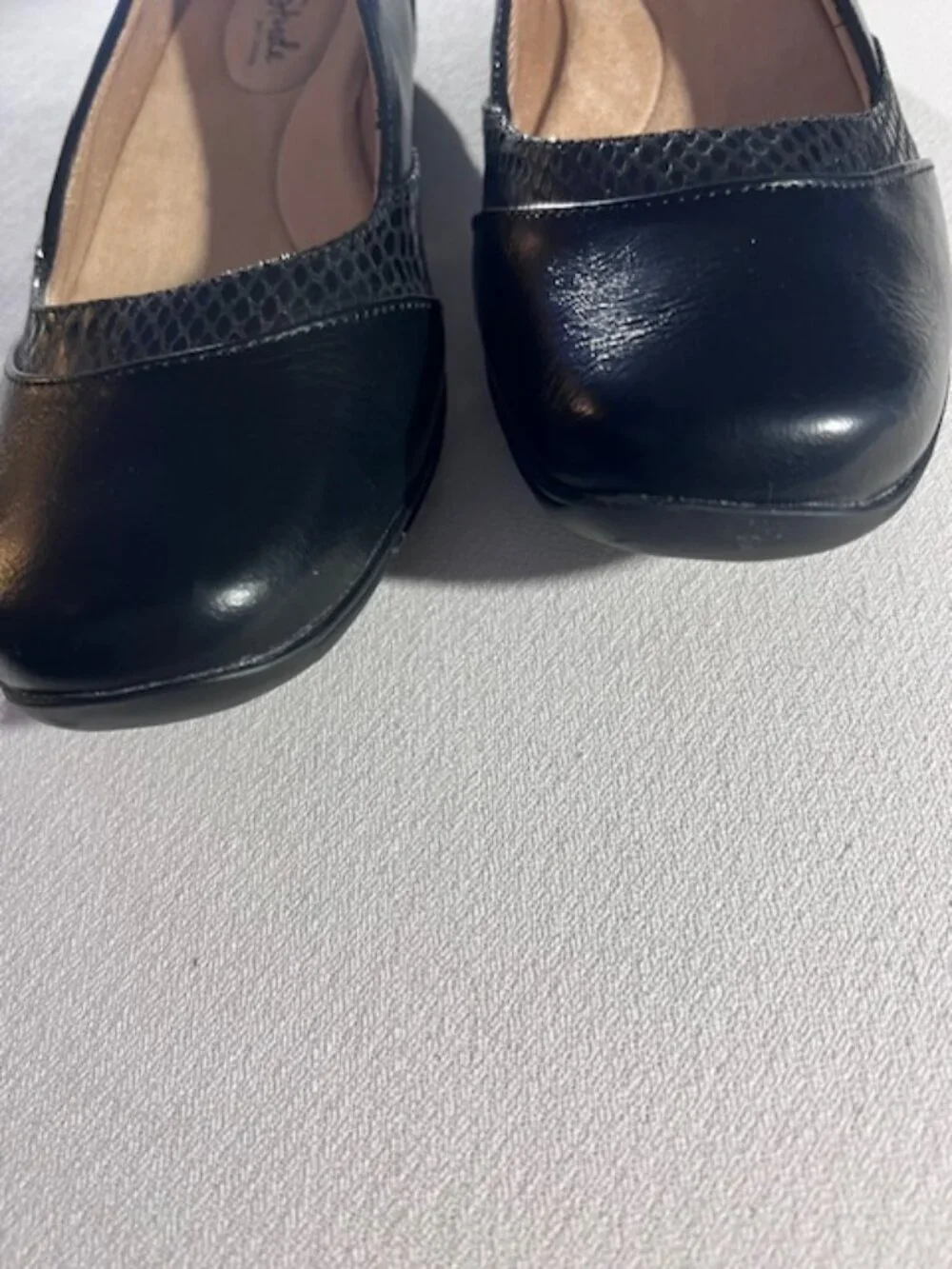 LIFESTRIDE black comfort Deja Vu flats slip-on sleek design cushioned insole SZ8